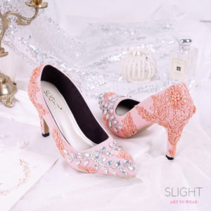Sepatu Pointed Roslyn Peach