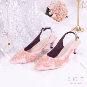 Sepatu Slingback Brukat Peach