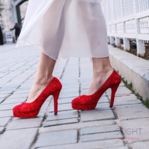 Sepatu Platform Brukat Merah